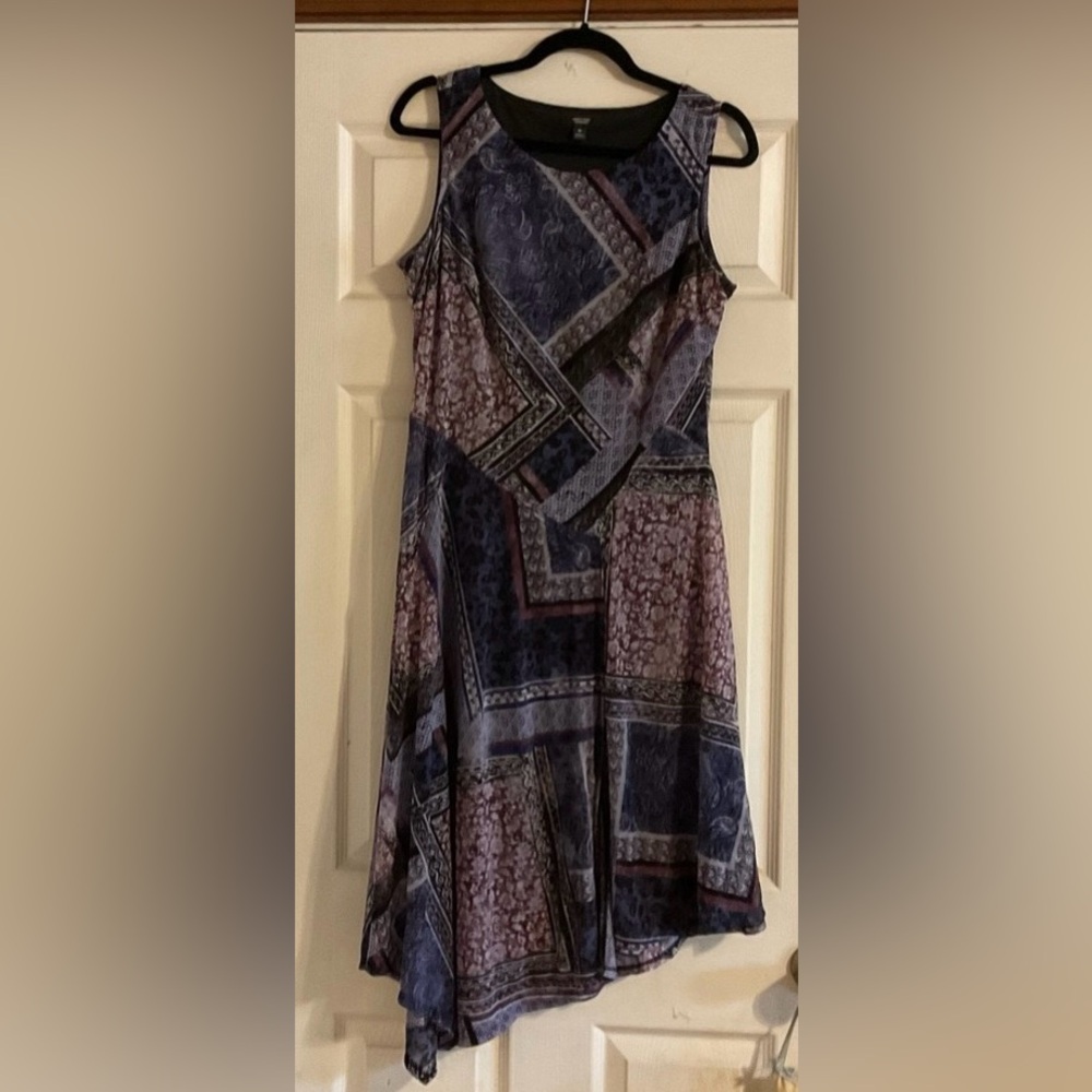 Vera Wang: A simply Vera Wang geometric sun dress  Sleeveless Dress size medium.